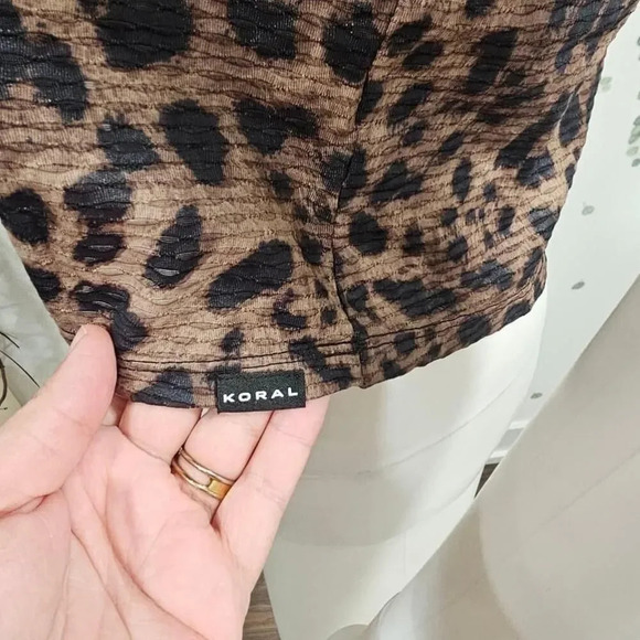 Koral Muscle Netz Crop Tank Top in Leopard Sz XS - Picture 8 of 12